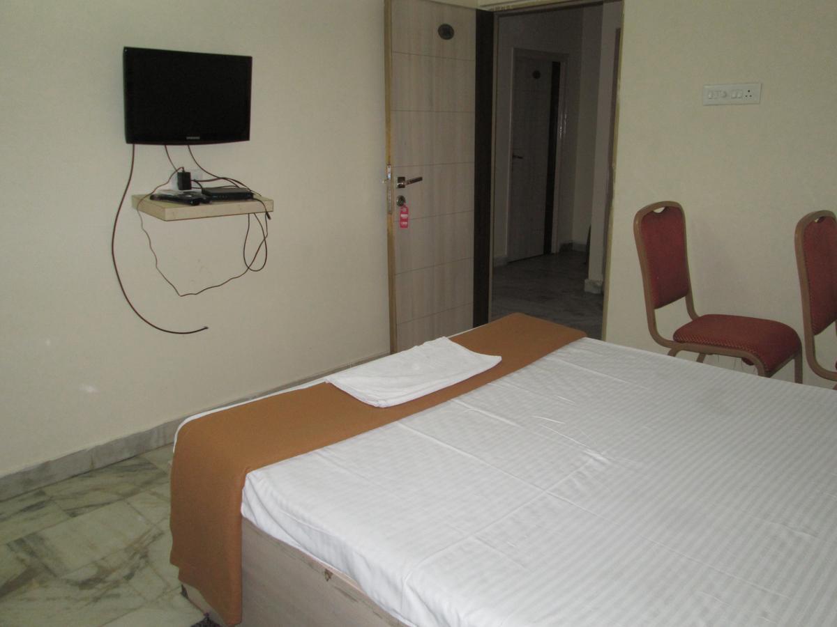היידראבד Oyo 13494 Hotel Nakshatra Inn מראה חיצוני תמונה