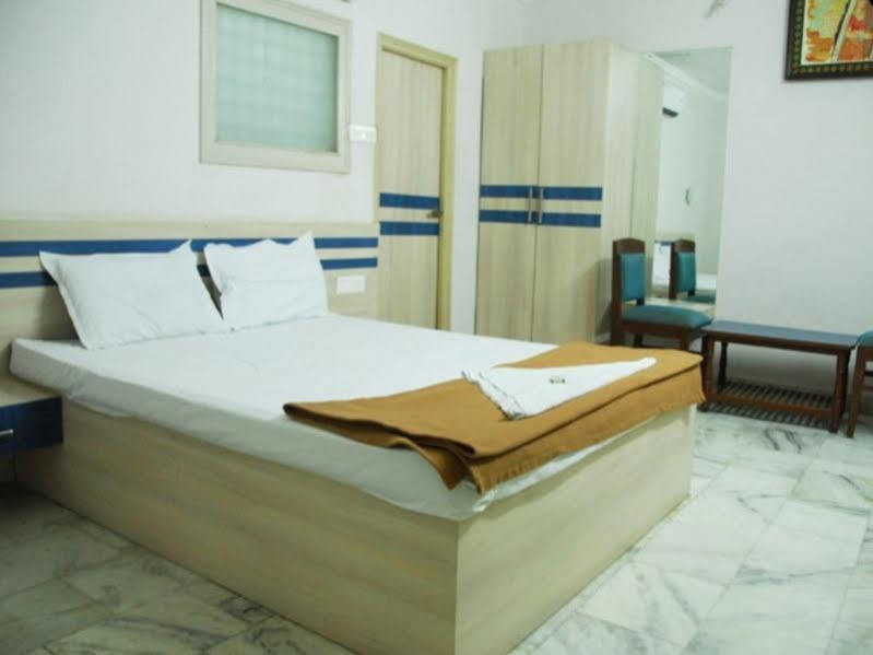 היידראבד Oyo 13494 Hotel Nakshatra Inn מראה חיצוני תמונה
